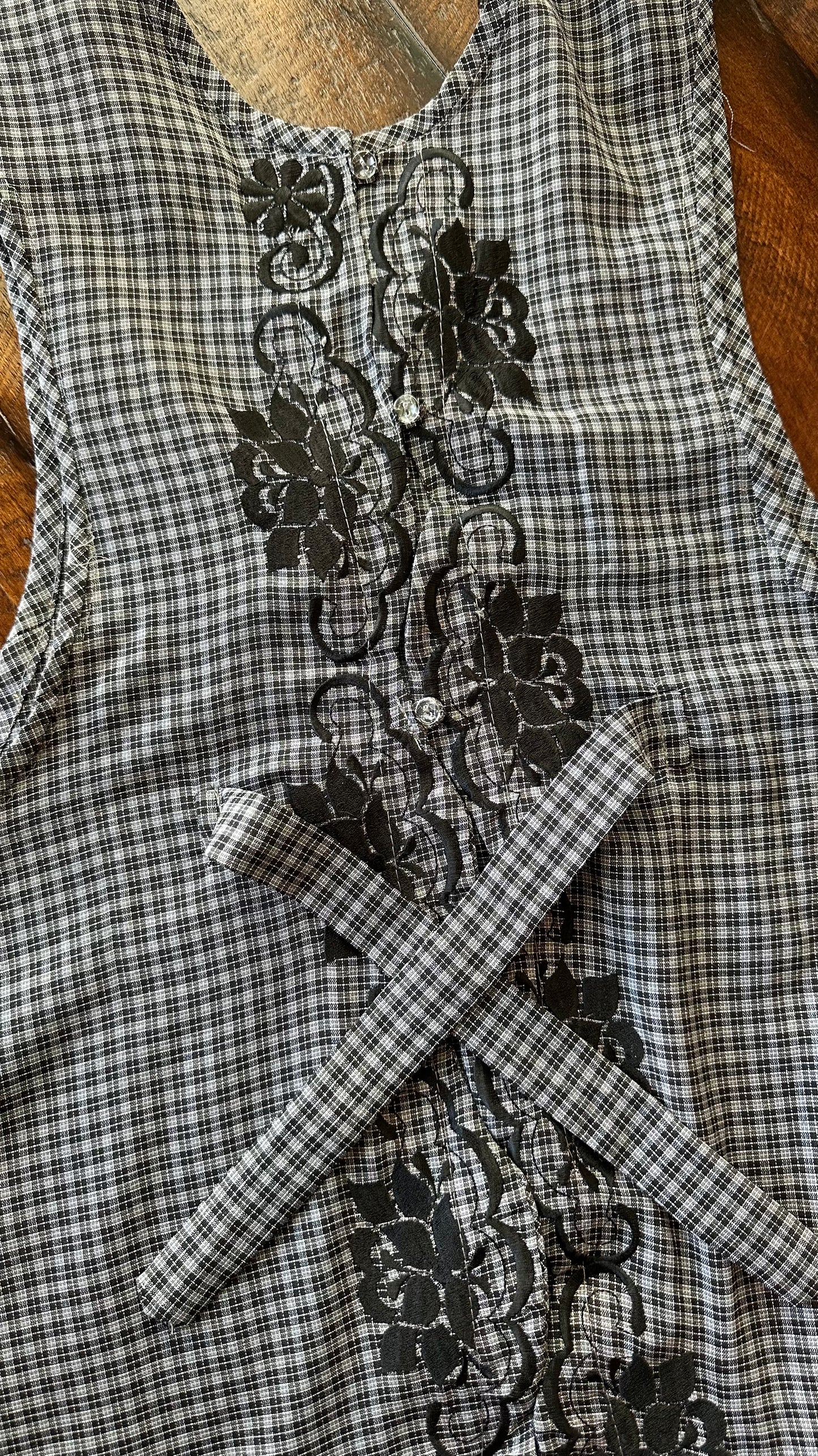 Rosalia Embroidered Apron