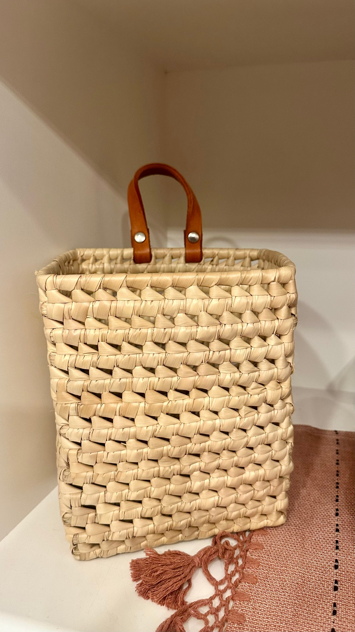 Lucrecia Woven square Basket