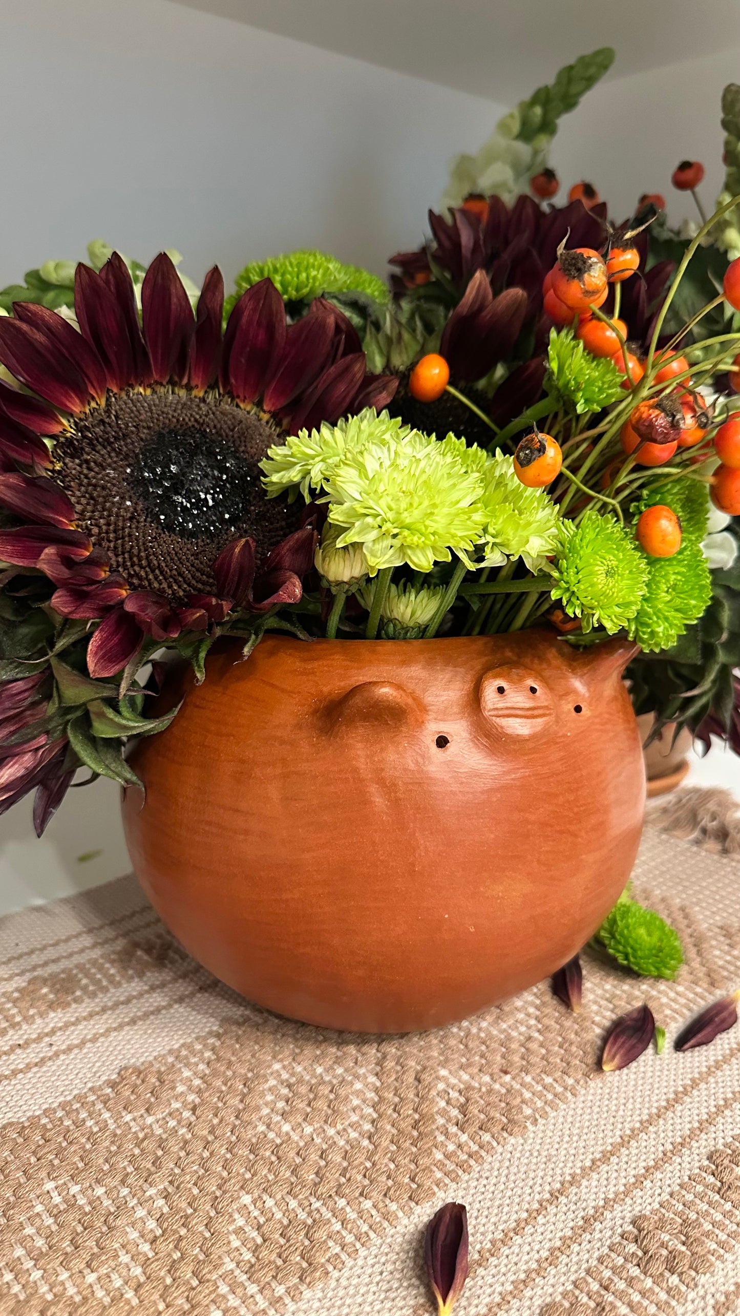 Petunia Piggy Bowl