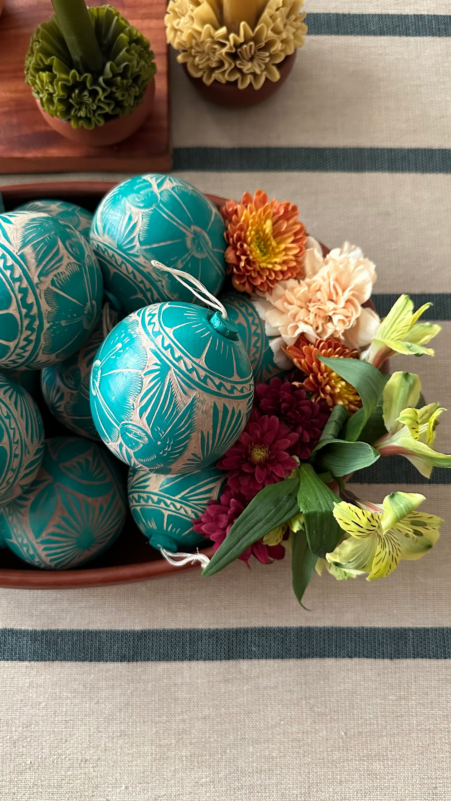 Aurora Jicara Hummingbird Hand Carved Christmas Ornament