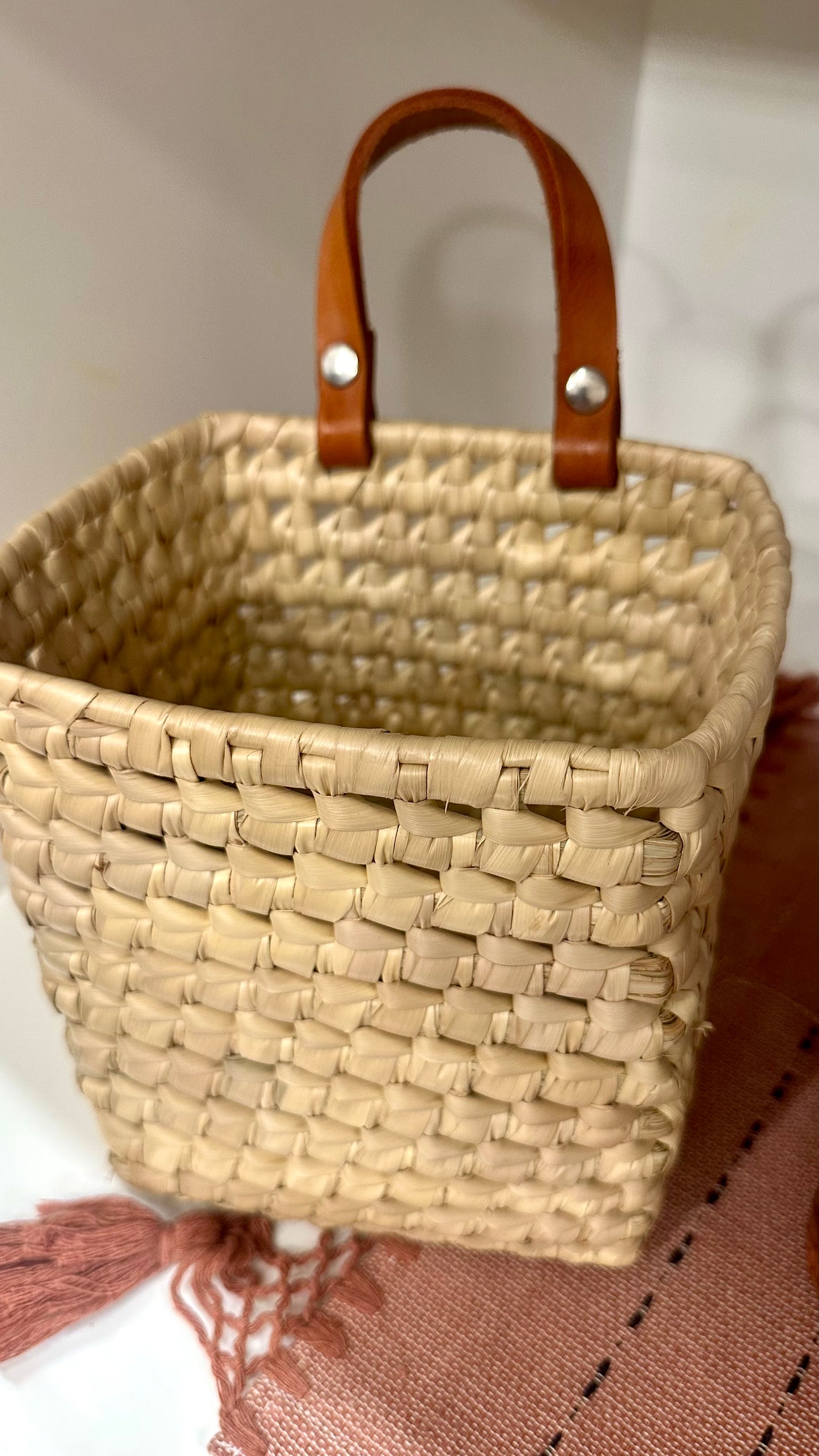 Lucrecia Woven square Basket