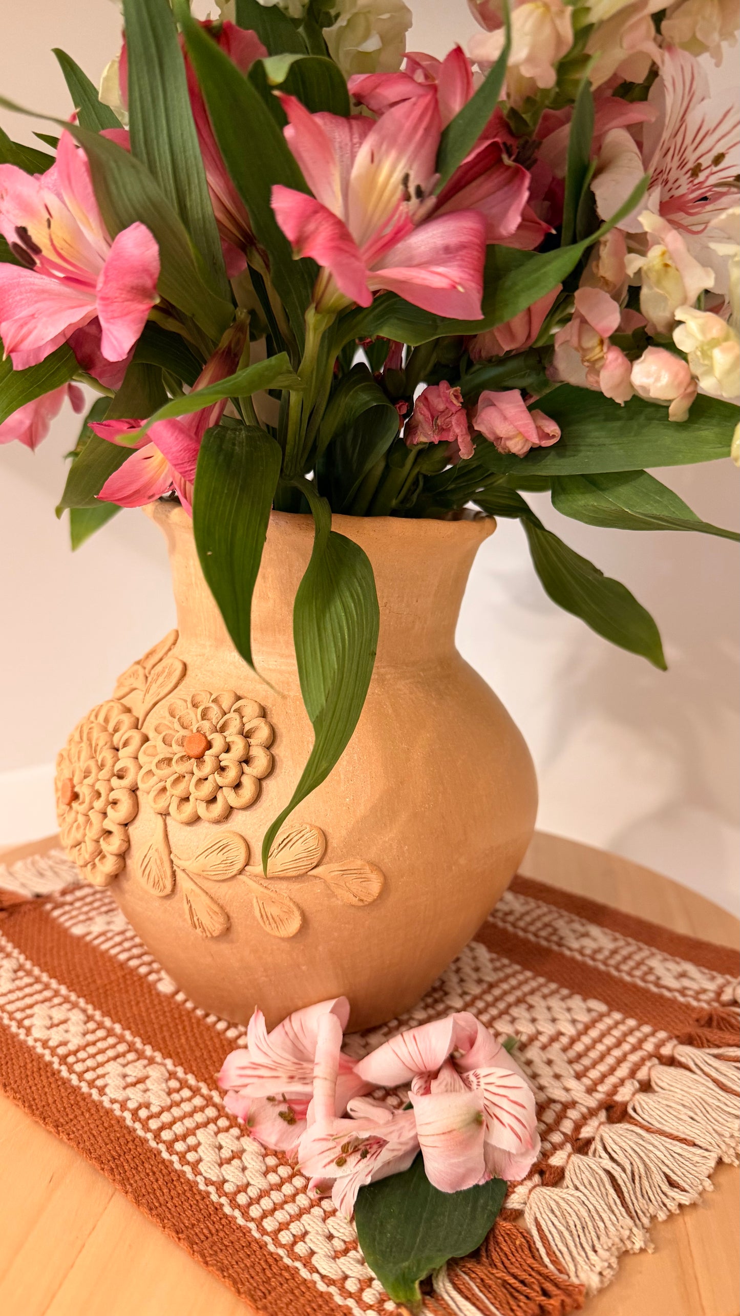 Florencia Clay Vase