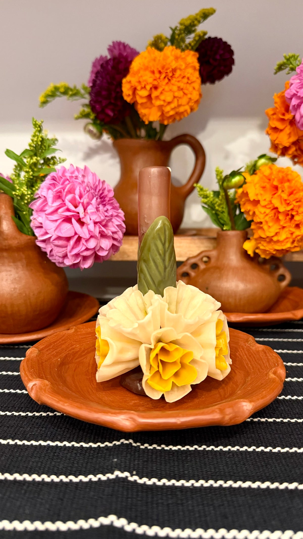 Ana Victoria Small Floral Candle