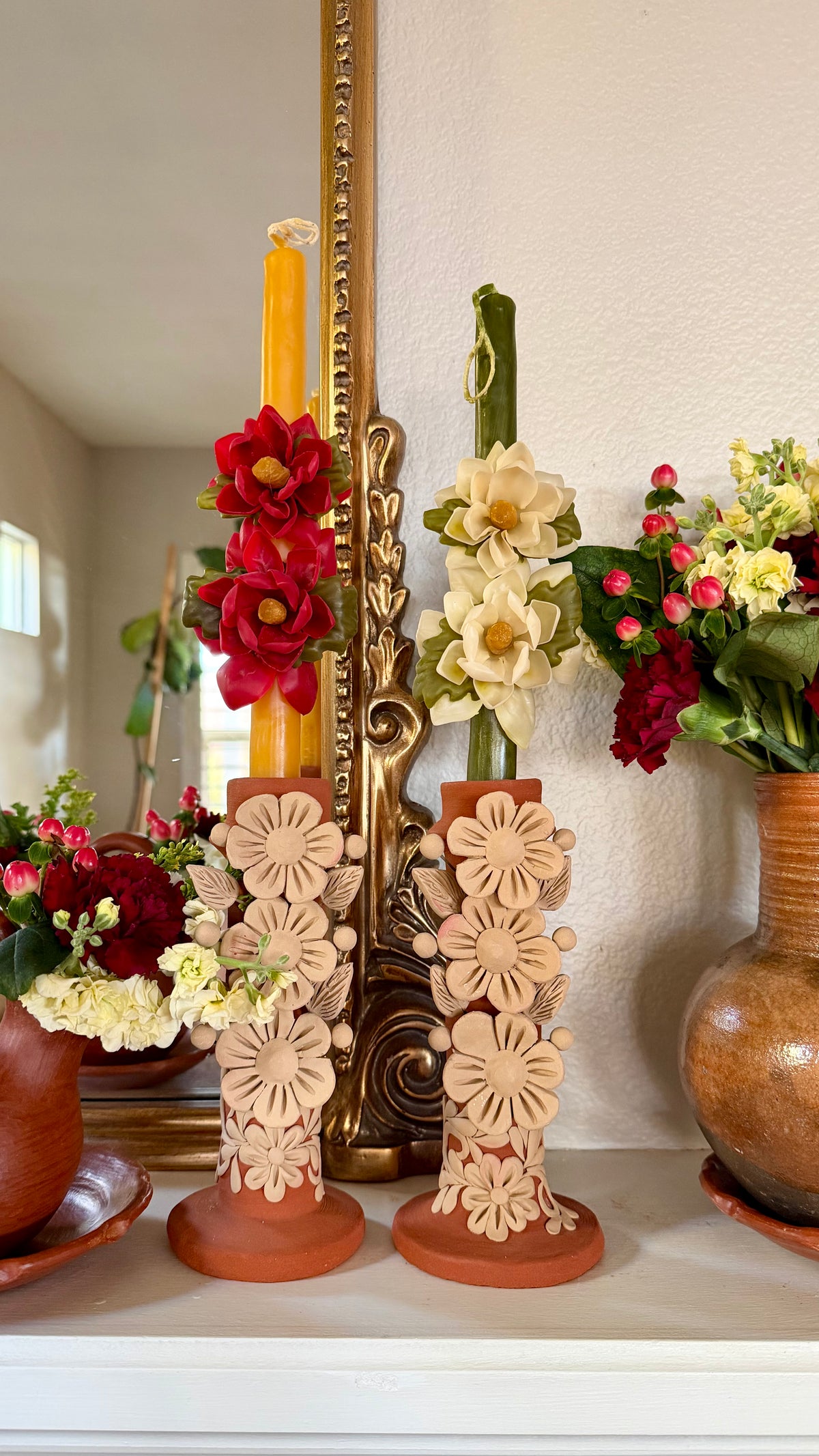 Nochebuena Floral Taper Candle