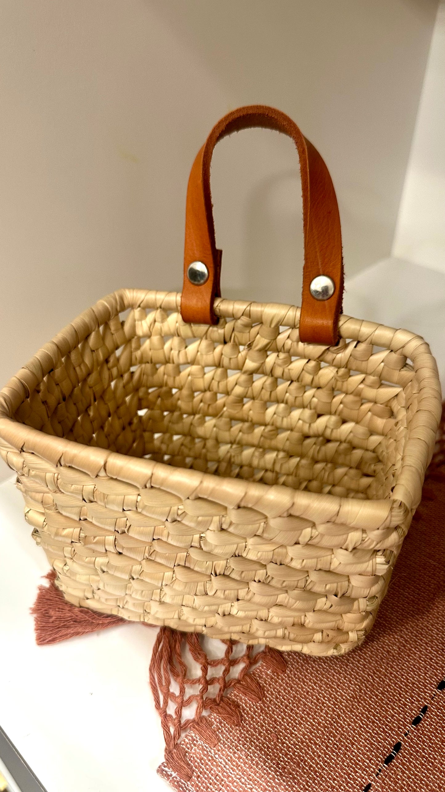 Lucrecia Woven square Basket