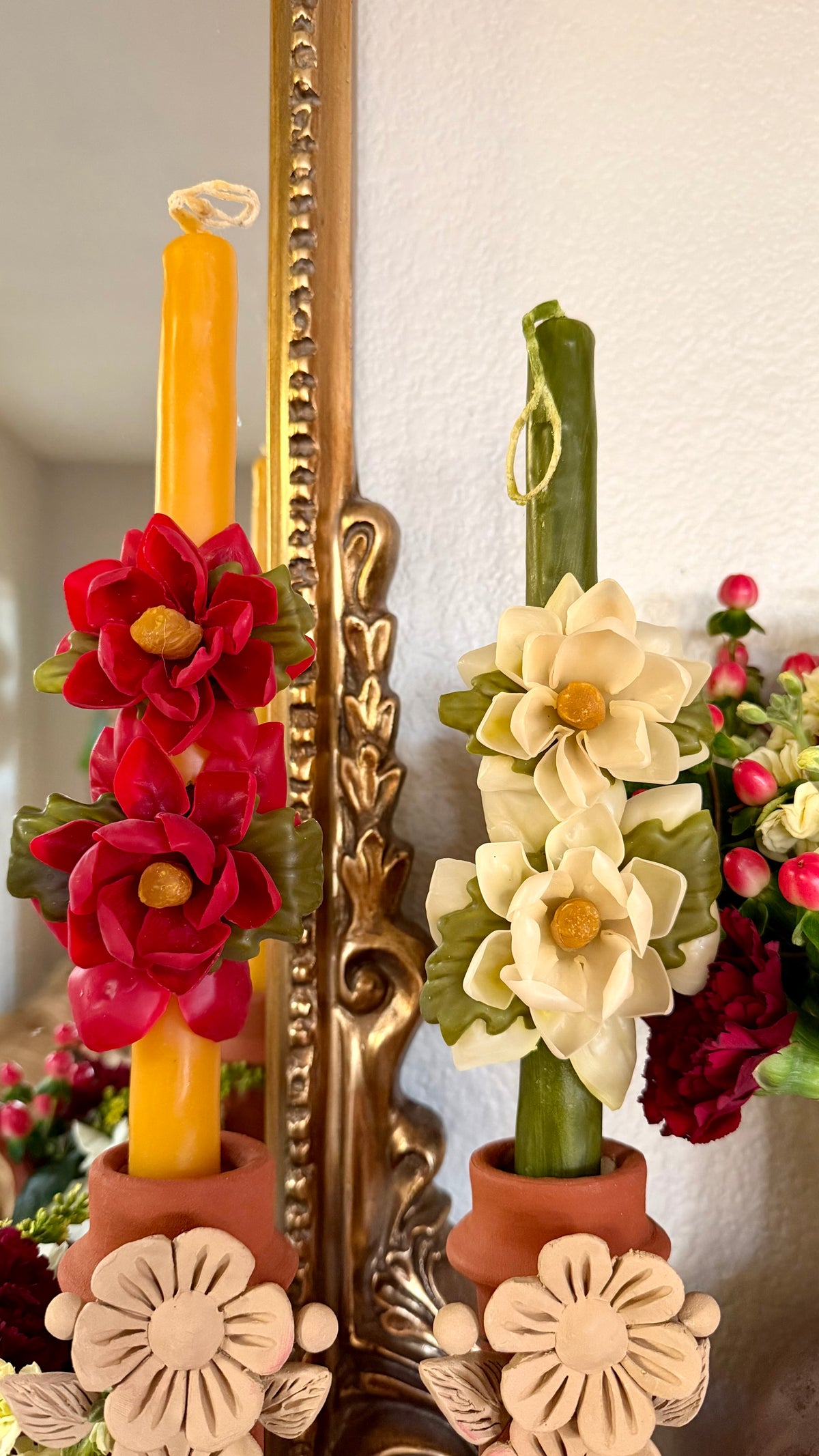Nochebuena Floral Taper Candle
