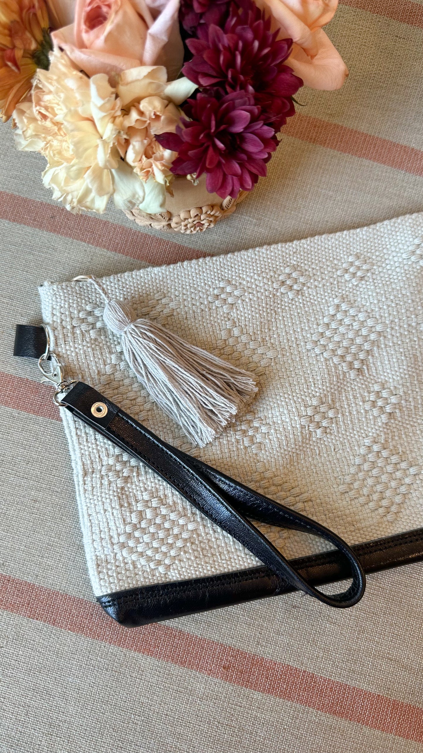 Daisy Woven Clutch