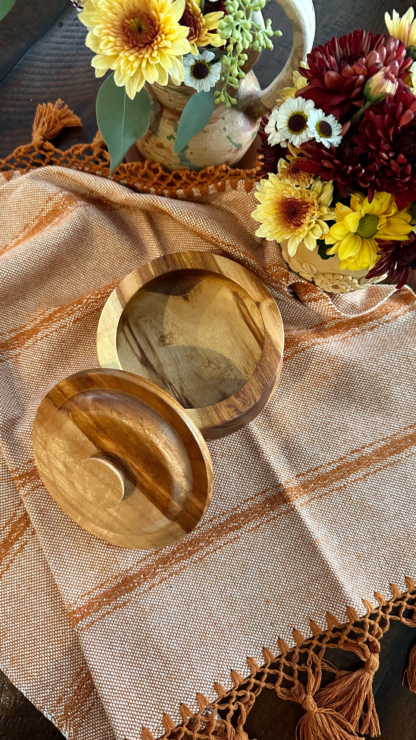 Dulce Wooden Bowl With Lid