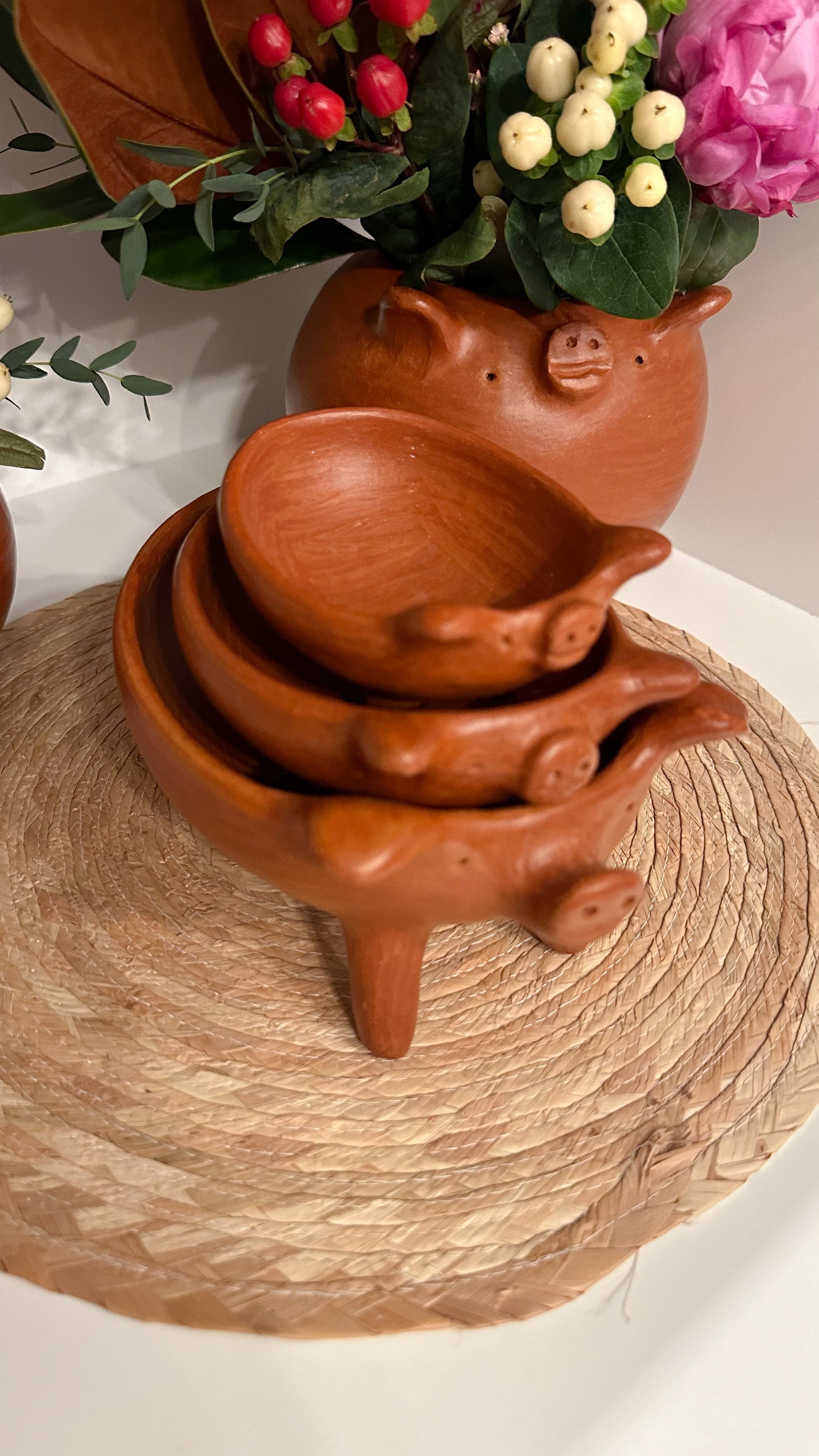 Lili Piggy Oval Clay Bowl