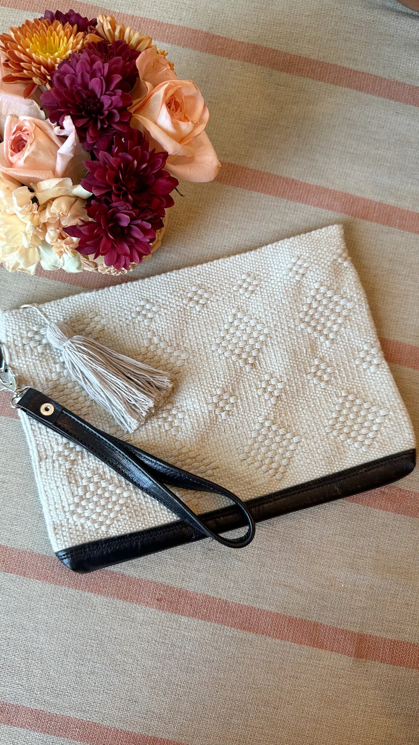 Daisy Woven Clutch