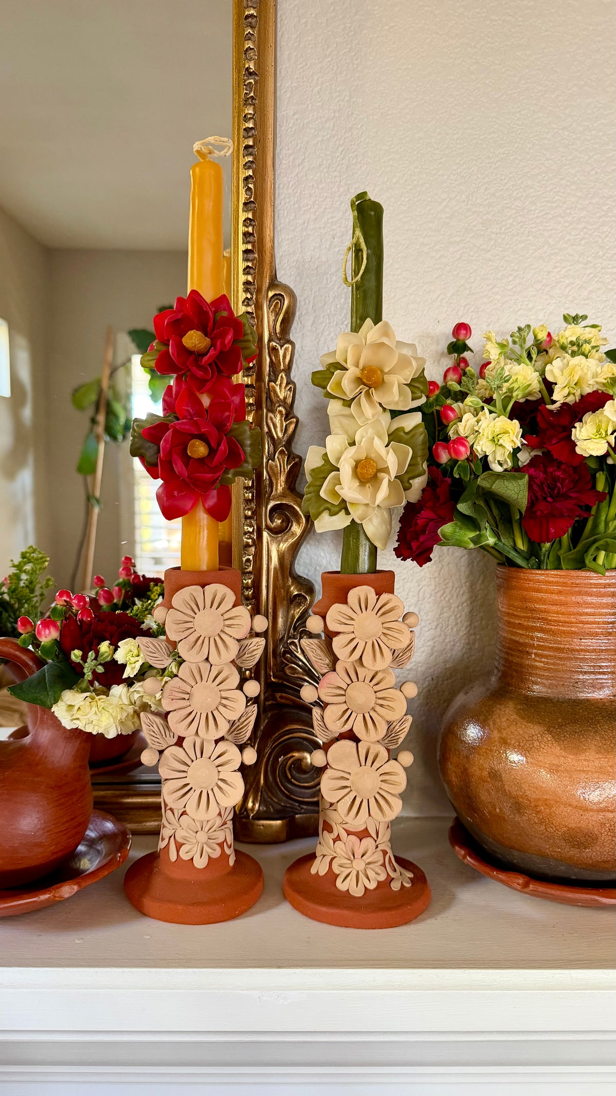 Nochebuena Floral Taper Candle