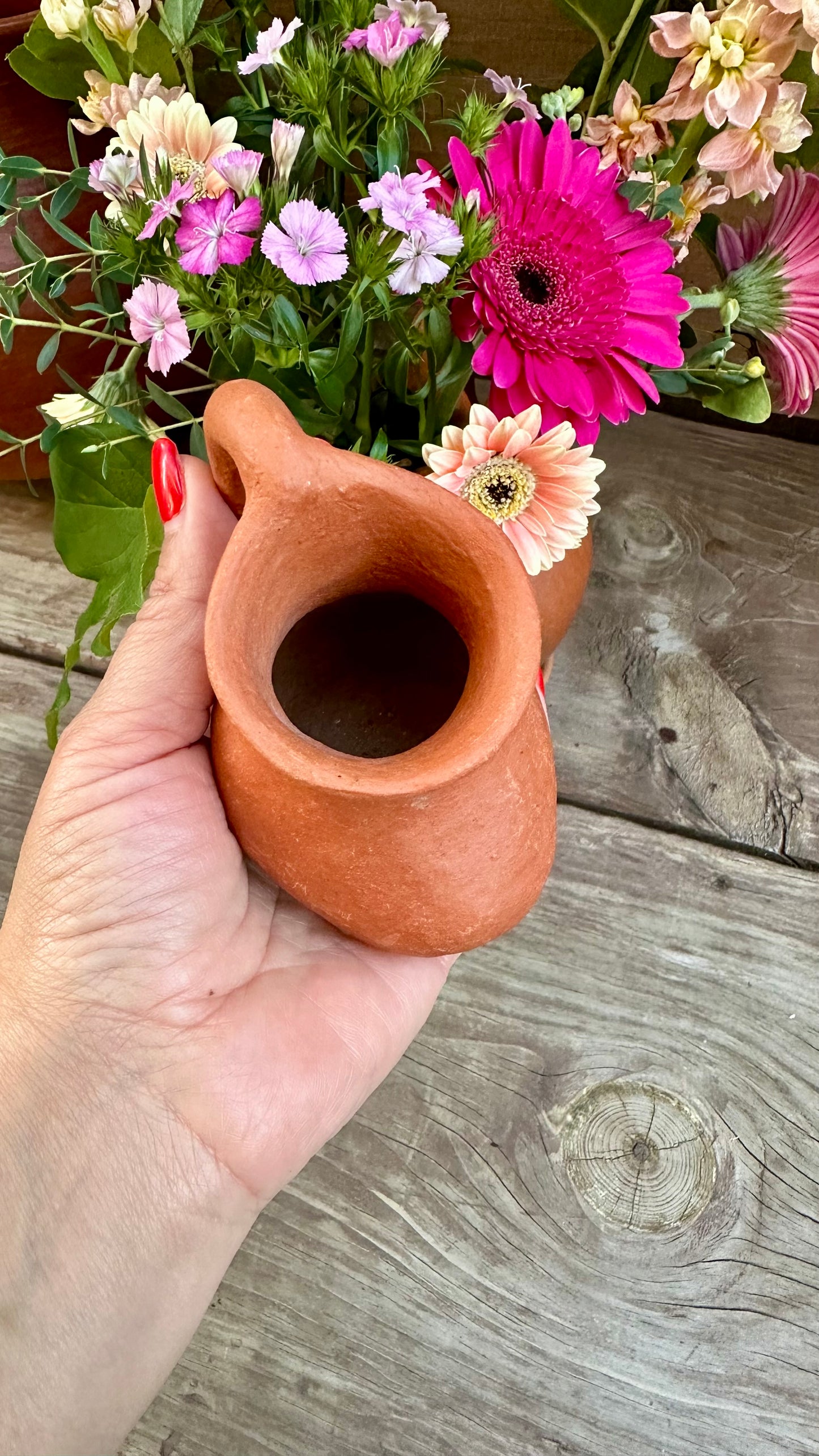 Conchita Small Clay Vase
