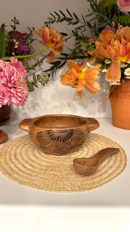 Florencia Clay Bowl With Spoon