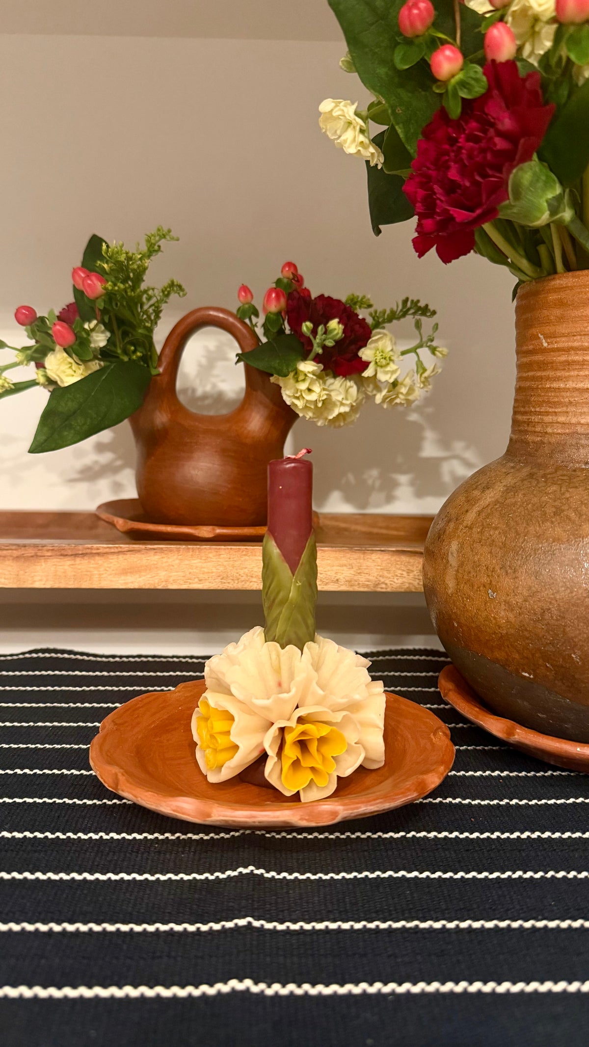 Ana Victoria Small Floral Candle