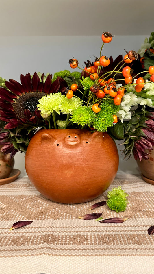Petunia Piggy Bowl