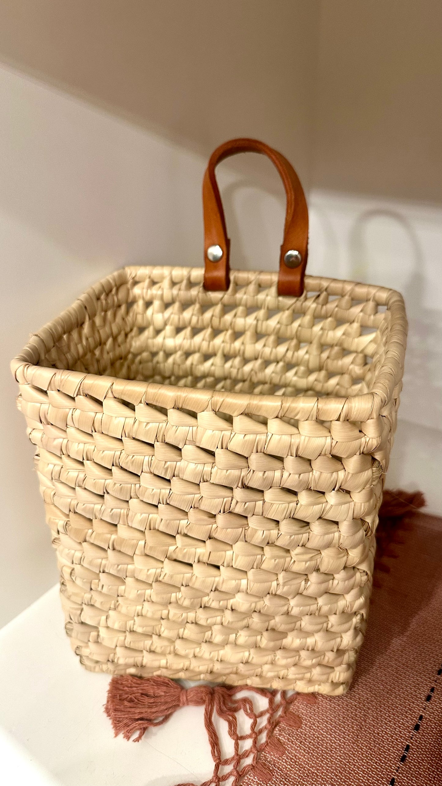 Lucrecia Woven square Basket