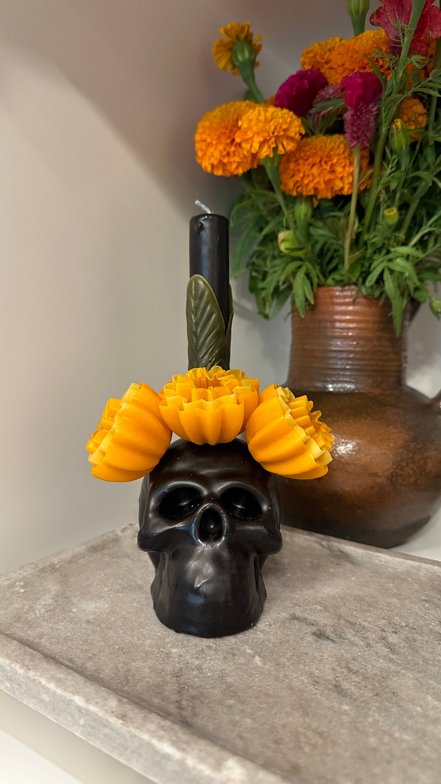 Pancho Skull beeswax Candle