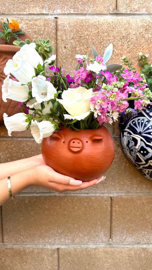 Petunia Piggy Bowl