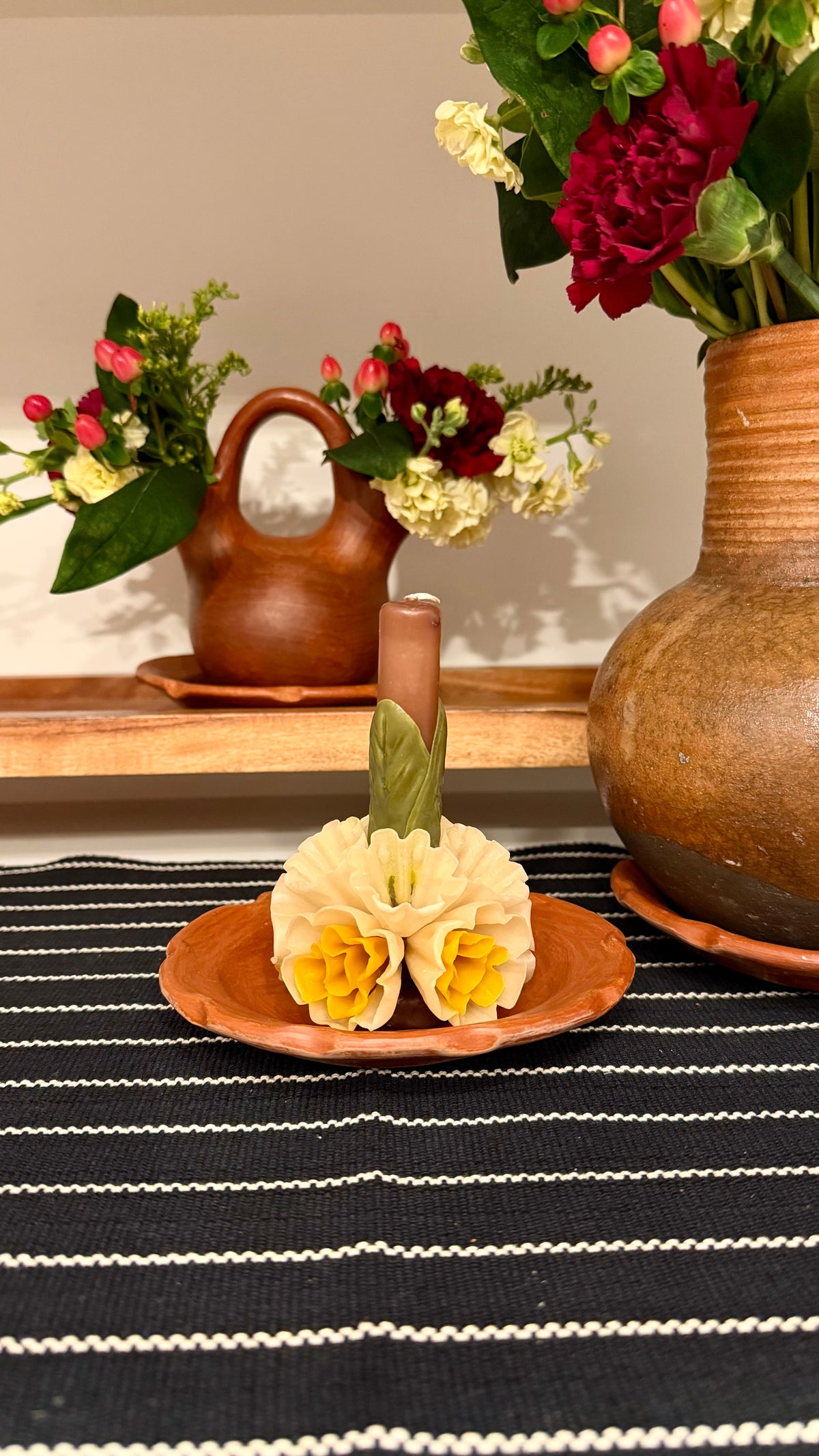 Ana Victoria Small Floral Candle