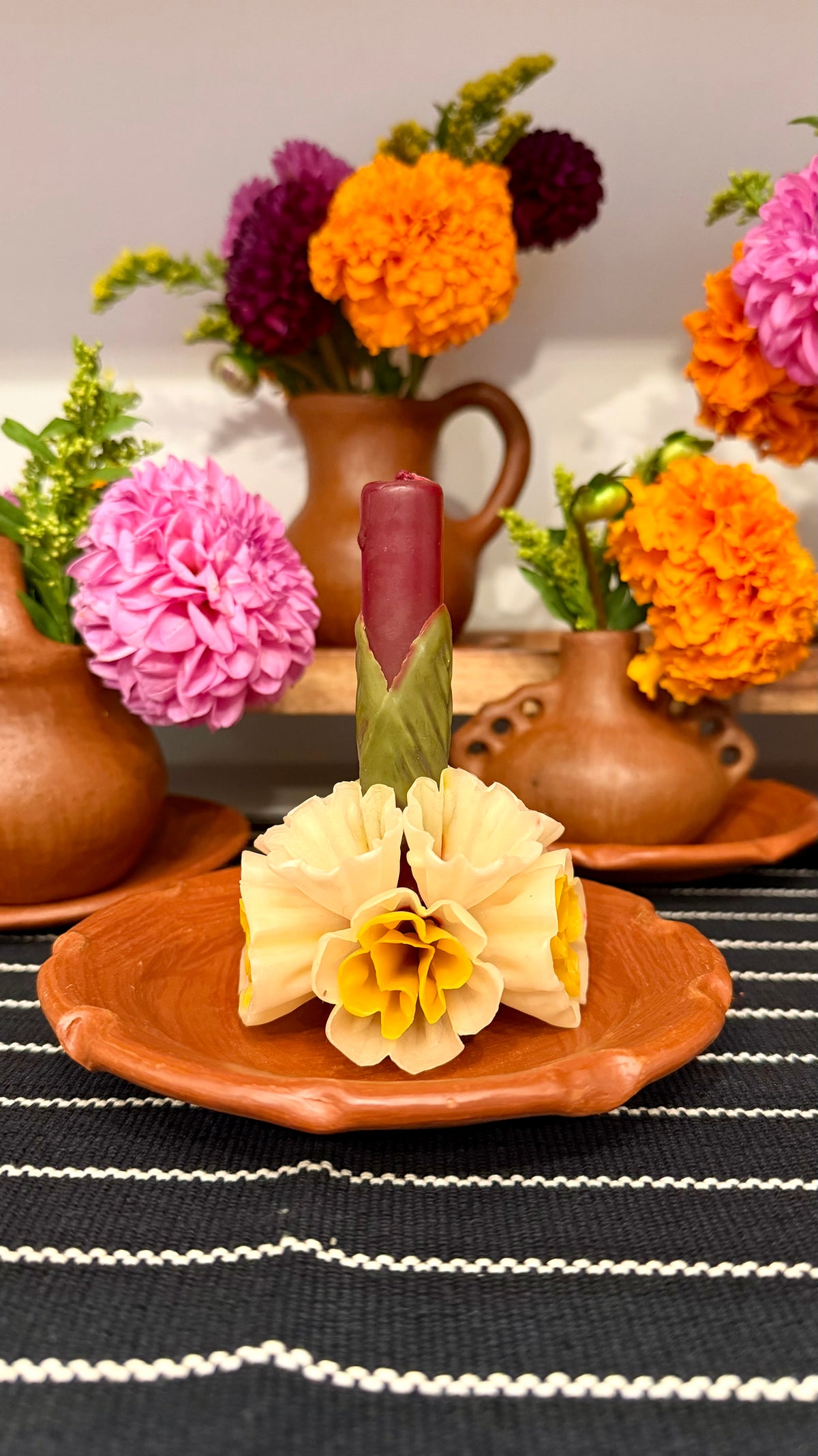 Ana Victoria Small Floral Candle