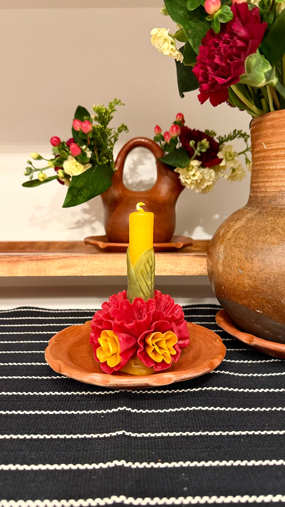 Ana Victoria Small Floral Candle