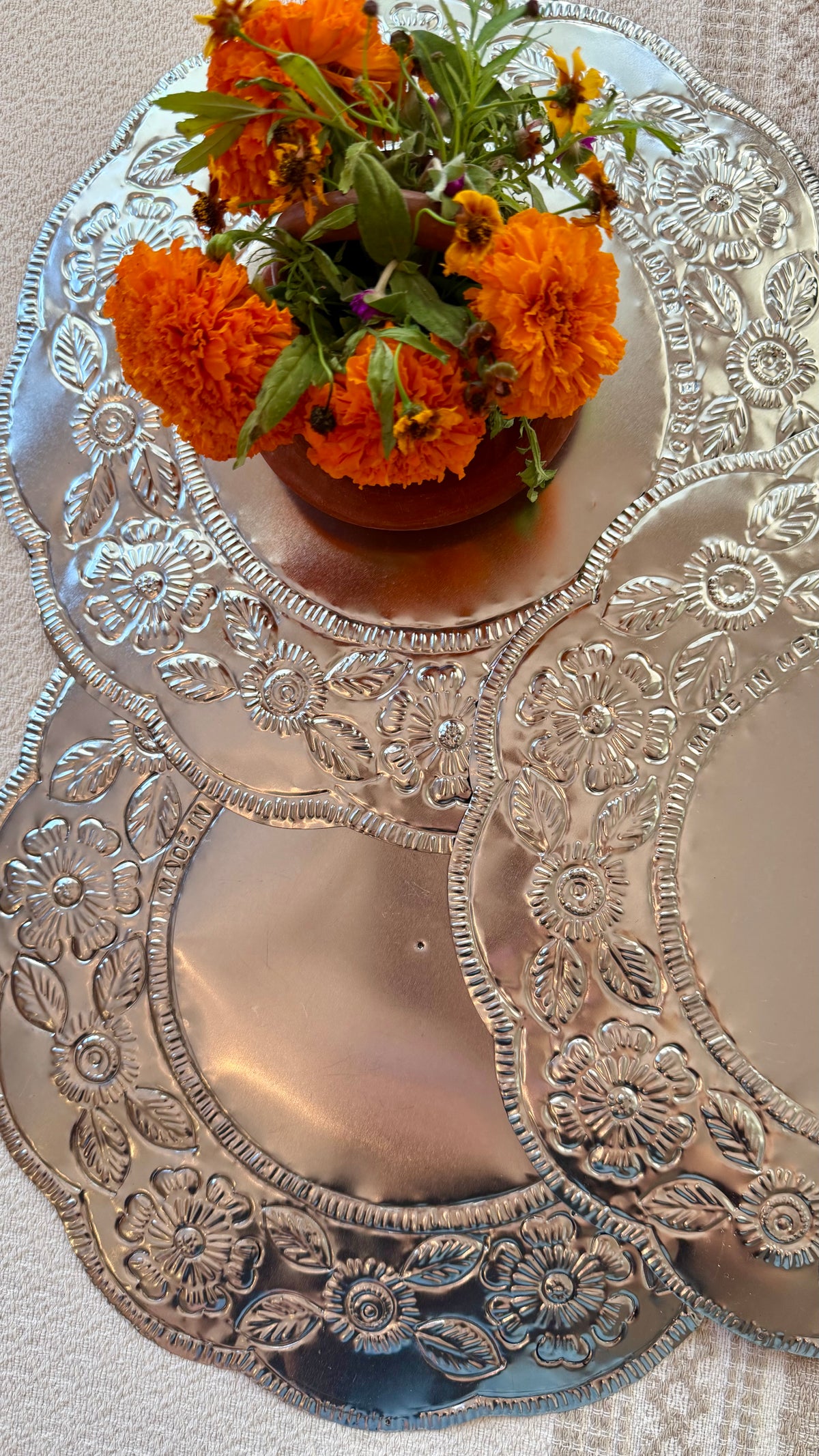 María Victoria Tin Round Placemat