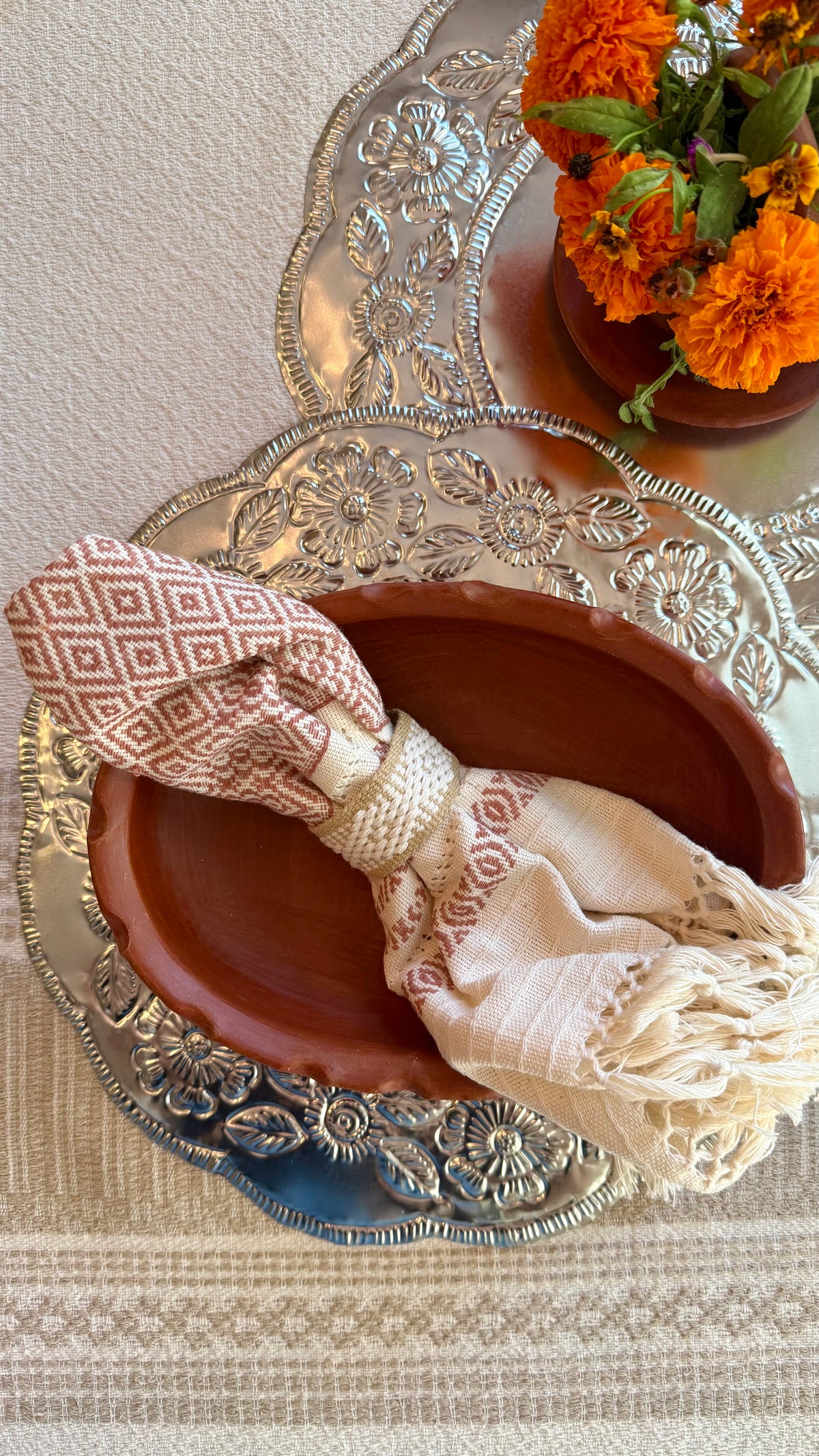 María Victoria Tin Round Placemat