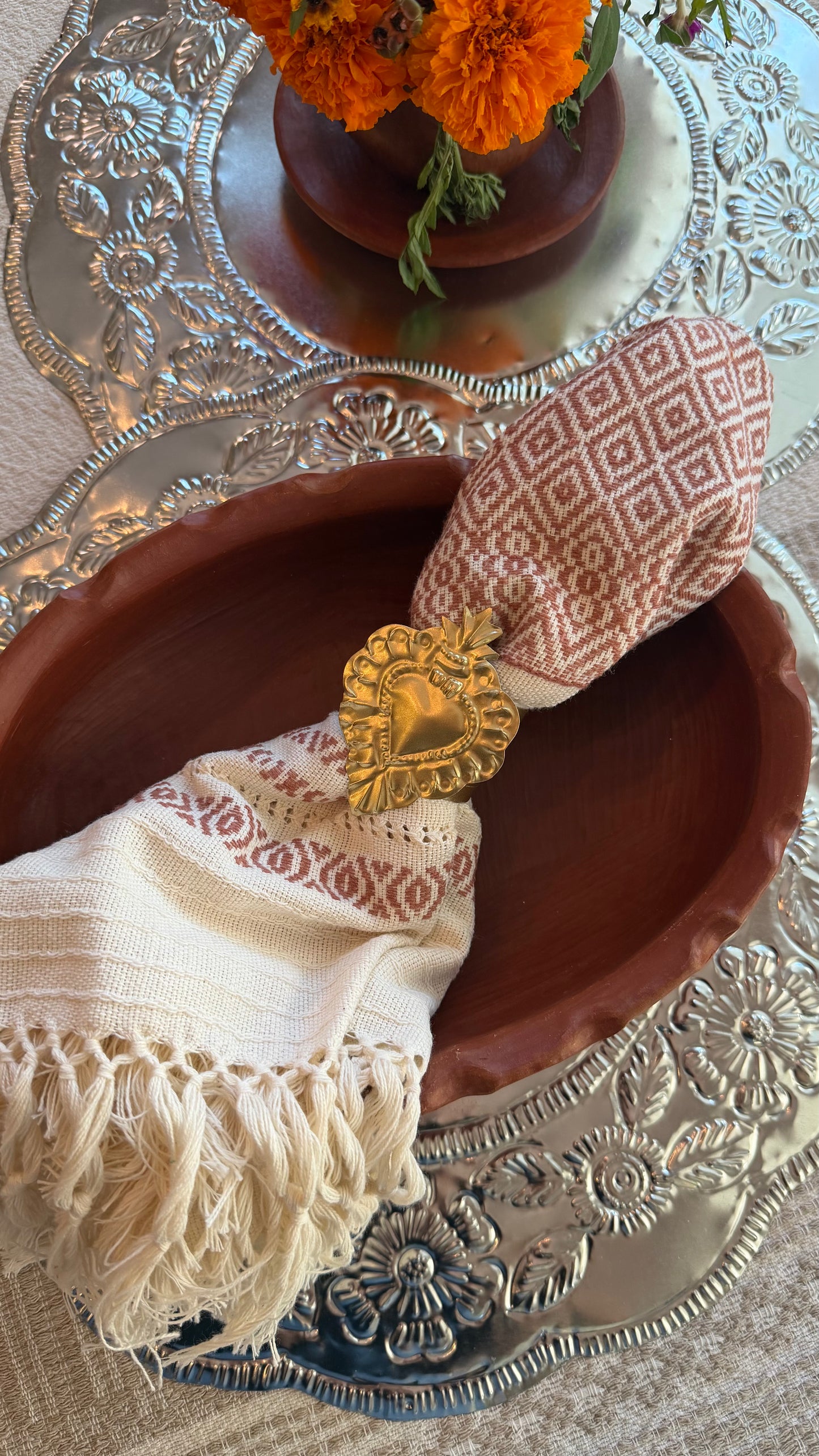 Golden Corazon Napkin Ring